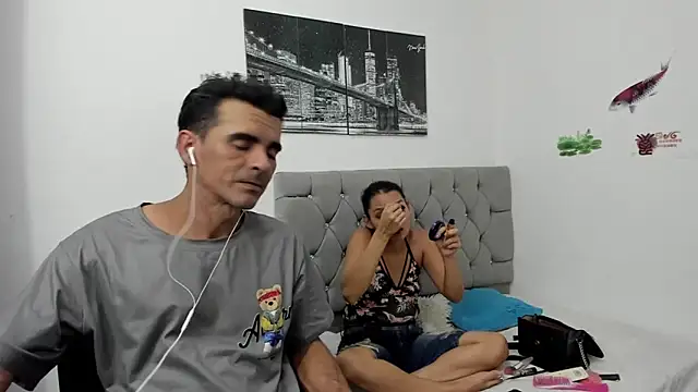 Sofi And Santy online show from March 28, 1:39 am