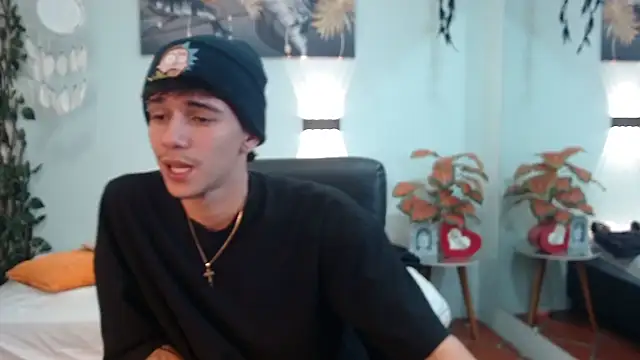 AmethystShadow17 online show from April 4, 3:53 pm