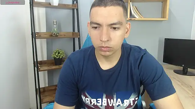 Axel Stones  online show from October 17, 3:16 pm