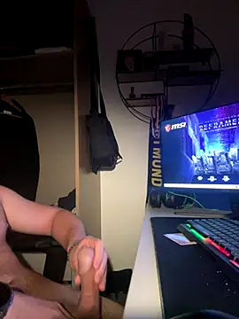 Snapshot of Hornsby181 chatting on October 14, 10:06 pm Hornsby181 online show from October 14, 10:06 pm