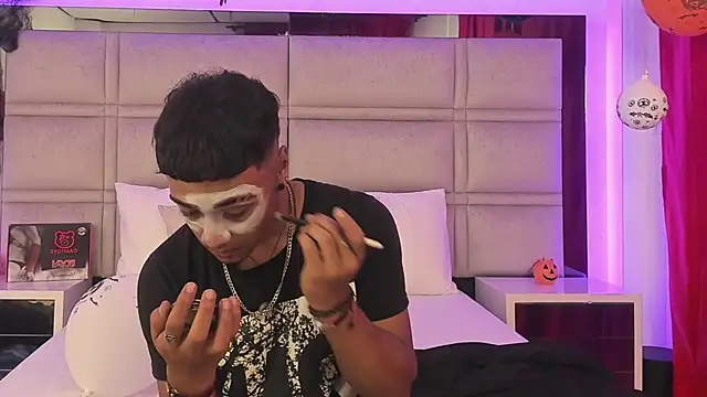 SweetAndSinful online show from November 1, 4:38 am