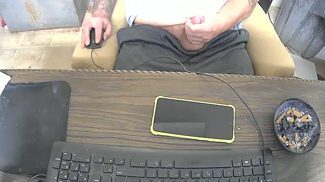 awynn1980 online show from January 12, 9:41 pm