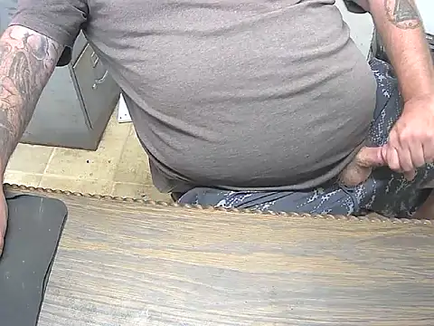 awynn1980 online show from October 20, 6:34 pm