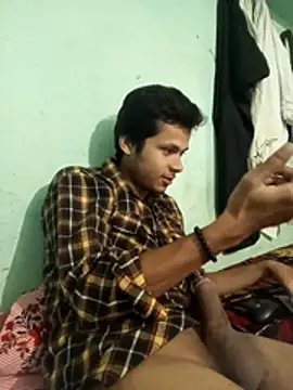 Snapshot of maxmishra18 chatting on October 24, 3:52 am maxmishra18 online show from October 24, 3:52 am