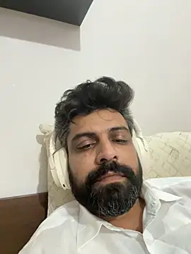 Snapshot of SoulHunt9 chatting on October 18, 5:29 pm SoulHunt9 online show from October 18, 5:29 pm