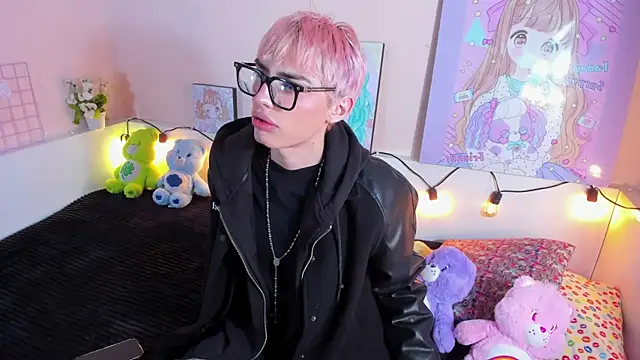 Strawberry Kitty  online show from November 15, 4:14 am