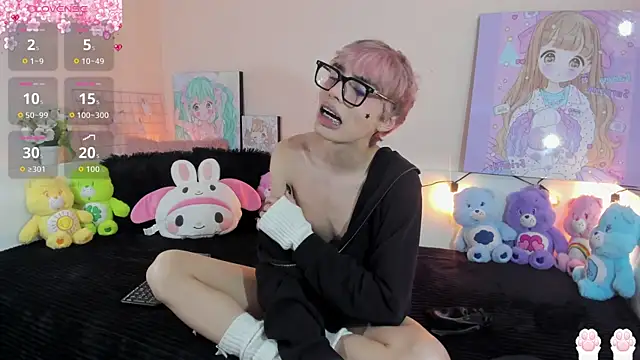 Strawberry Kitty  online show from December 21, 4:42 am