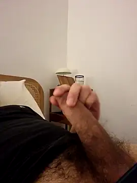 Snapshot of londonutr chatting on October 24, 10:22 pm londonutr online show from October 24, 10:22 pm