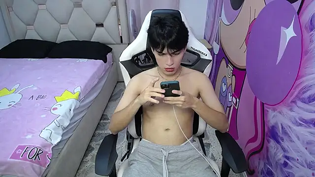 Snapshot of hyun_jin_ chatting on October 20, 8:35 pm hyun jin  online show from October 20, 8:35 pm