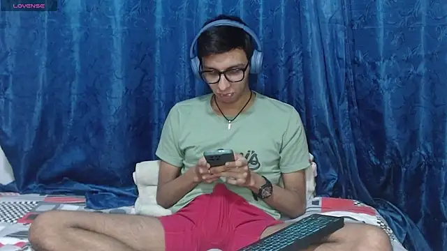 DavTwink3100 online show from April 4, 1:46 am