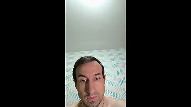 Snapshot of Andruu_ chatting on October 23, 8:34 pm Andruu online show from October 23, 8:34 pm
