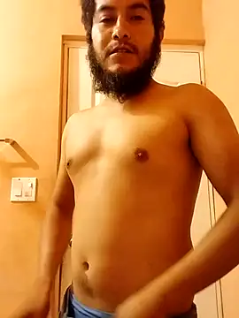 Travieso 21 online show from October 25, 11:50 pm