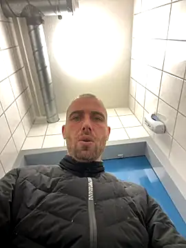 Rotteei1 online show from November 18, 12:42 pm