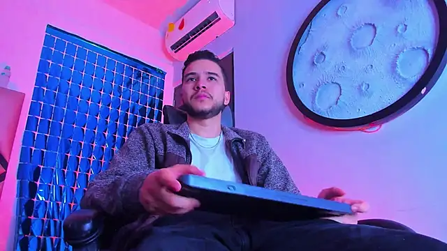 mike 257 online show from March 10, 11:27 am