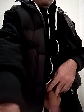 Romaeterna  online show from December 17, 6:47 pm