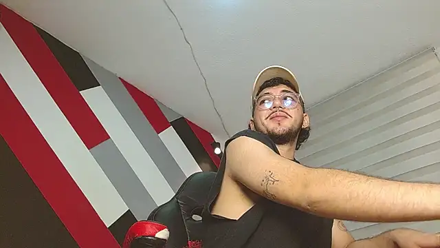 Zac Golden online show from July 4, 6:44 pm