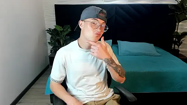 Lil James online show from February 4, 8:04 pm