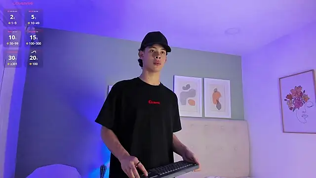 ApoloRicci online show from February 5, 8:16 pm