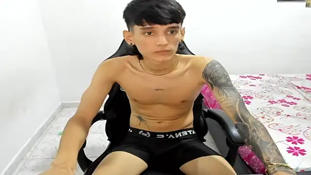 Stiwar cute online show from October 22, 10:57 pm