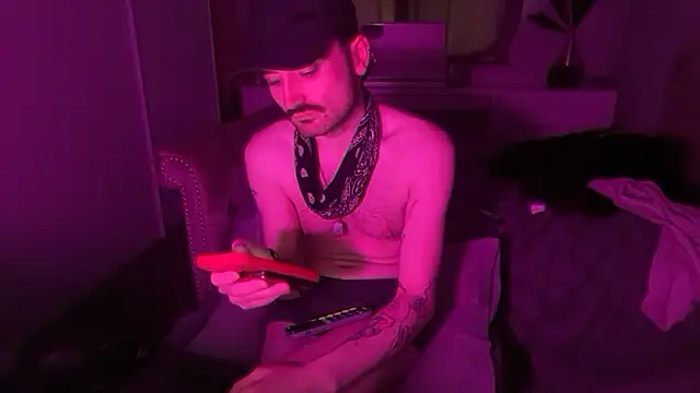 Snapshot of Gander_At_Xander chatting on October 30, 1:34 pm Gander At Xander online show from October 30, 1:34 pm