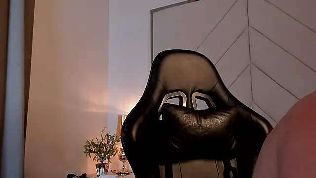 JACKSON STIFLER online show from April 12, 6:53 pm