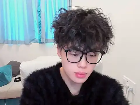 L1kuto online show from November 5, 5:42 am