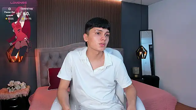 Maxii18  online show from November 5, 7:38 pm