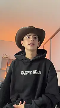 Sebastian Reed online show from February 20, 6:26 am