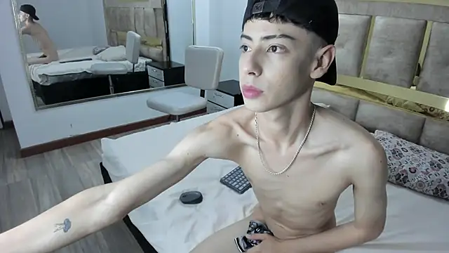 Sebastian Reed online show from October 25, 4:58 am