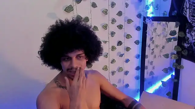 aaron play online show from November 17, 1:47 pm