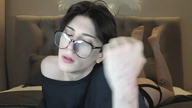 Oliver star boy  online show from January 6, 3:32 am