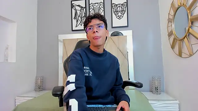 adams bobby online show from December 1, 11:35 am