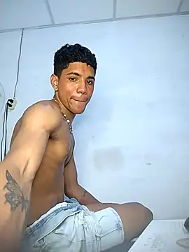 Alex Sweeting online show from November 10, 6:07 am