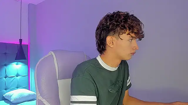 NicolasFerrer18 online show from November 28, 7:27 pm