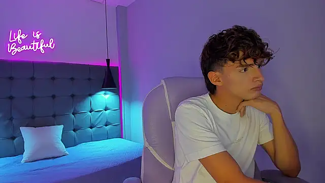 NicolasFerrer18 online show from November 24, 7:48 pm