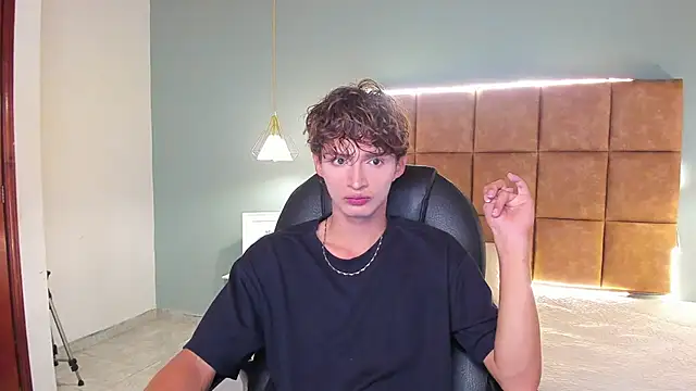 NicolasFerrer18 online show from November 12, 7:41 pm