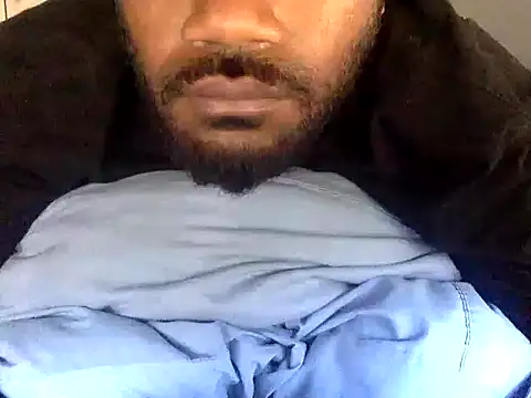 Snapshot of blackpirates25 chatting on October 28, 11:18 pm blackpirates25 online show from October 28, 11:18 pm