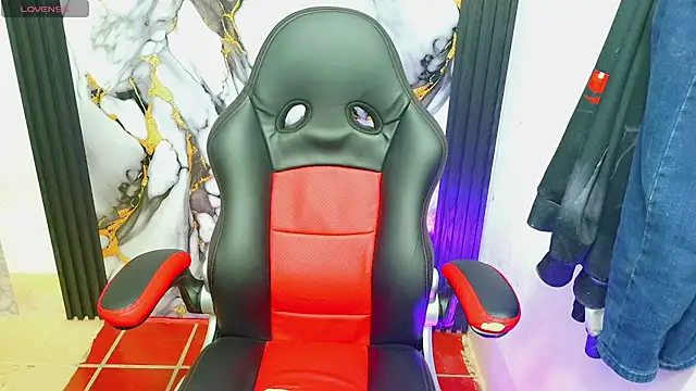 The latin boy online show from December 19, 5:04 am