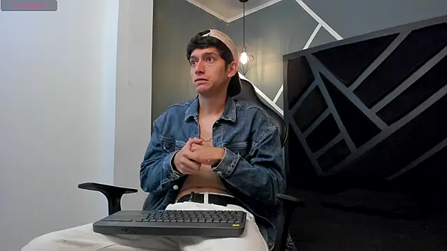 Niick Carter online show from November 16, 1:57 pm