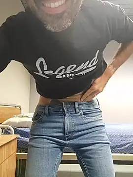 panco pillo online show from November 6, 9:40 pm