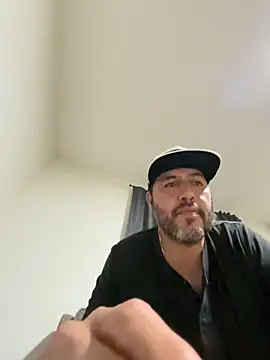 ezrah23 online show from January 6, 1:31 am