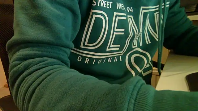 geile-man-34 online show from November 15, 8:11 pm