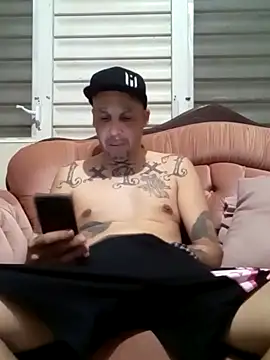 feoGG197 online show from February 3, 11:21 pm