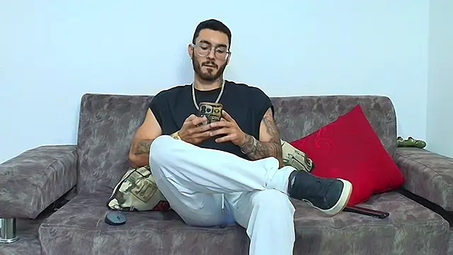 thebadboys05 online show from July 19, 3:12 am