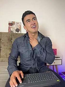 Chris Clarck online show from January 8, 8:47 pm