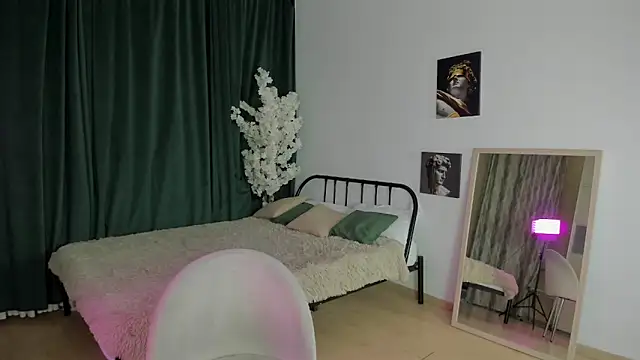 MadisonMongomeri online show from December 3, 2:50 am