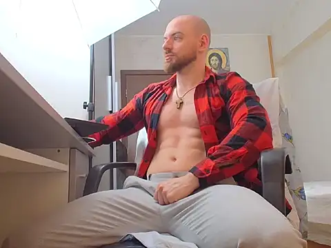 Ryanstone  online show from March 30, 6:36 am