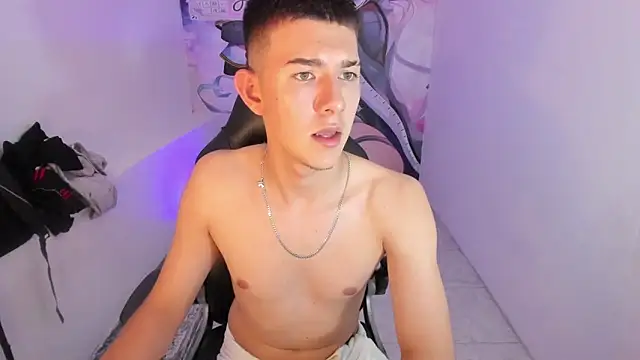 Aleck Boy online show from December 4, 11:23 pm