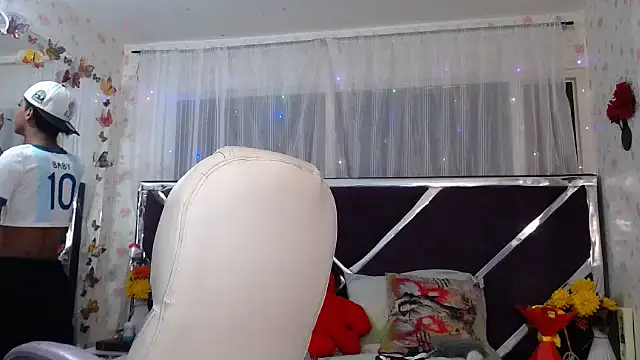 Santy bigcock 01 online show from July 22, 1:36 pm