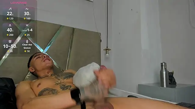 PiperrCry online show from November 29, 5:09 am